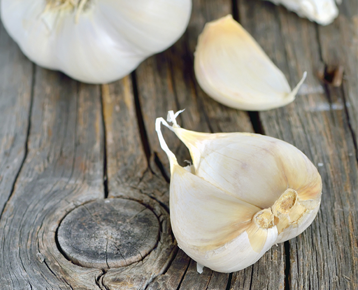 Raw Garlic Is A Natural Remedy For Fighting Colds And Flus