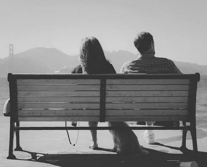 How to Know When to Let Go of a Relationship, According to a Therapist