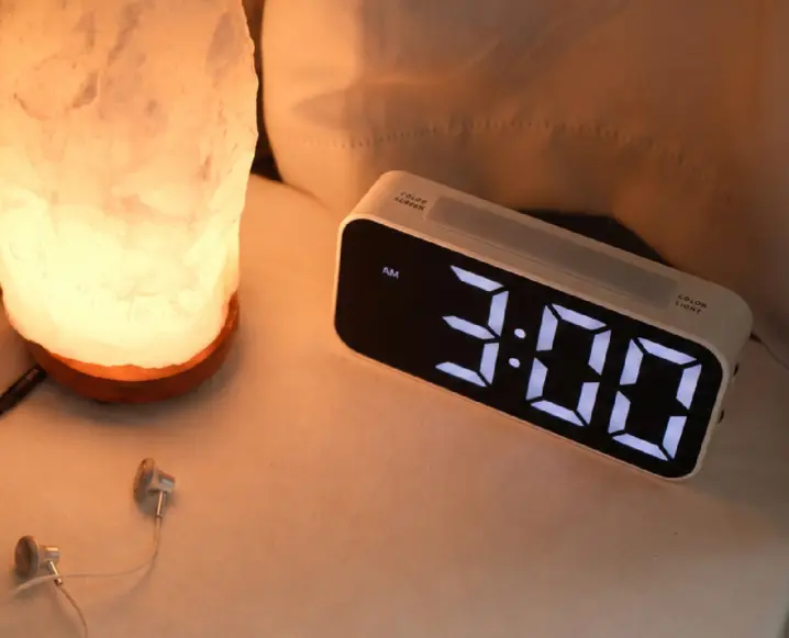 Why Do I Keep Waking Up at 3 AM? What Traditional Chinese Medicine Says About It